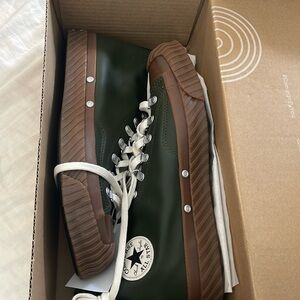 NWT Converse size 11